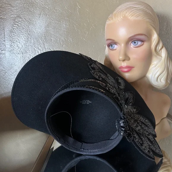 FESTIVE VINTAGE BLACK FELT WIDE BRIM HAT WITH SEQUIN APPLIQUÉS display picture 3
